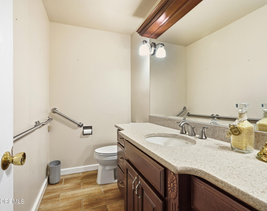 470 Monmouth Place - Photo Thumbnail 23