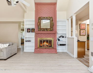470 Monmouth Place - Photo Thumbnail 12