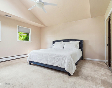 470 Monmouth Place - Photo Thumbnail 33