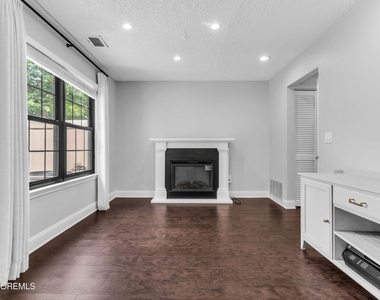 141 Old Orchard Lane - Photo Thumbnail 17