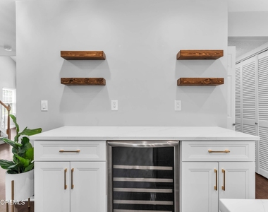 141 Old Orchard Lane - Photo Thumbnail 10