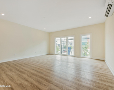 700 Bangs Avenue - Photo Thumbnail 4