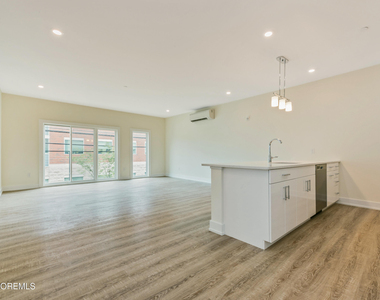 700 Bangs Avenue - Photo Thumbnail 1