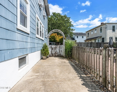 706 E Street - Photo Thumbnail 47