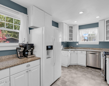 706 E Street - Photo Thumbnail 16