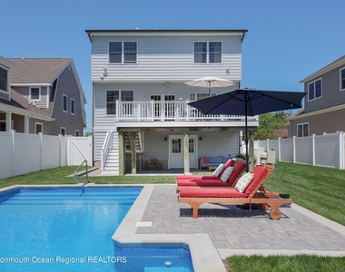 155 Osborne Avenue - Photo Thumbnail 34