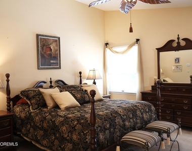 2409 Coral Leaf Road - Photo Thumbnail 15