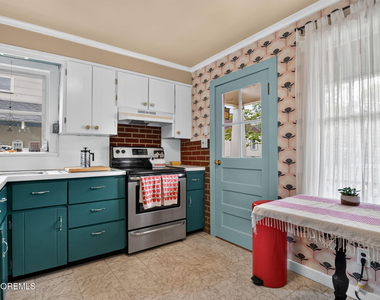 139 Webb Avenue - Photo Thumbnail 14