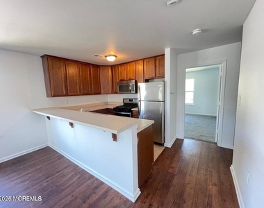306 Main Street - Photo Thumbnail 11