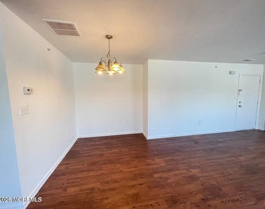 306 Main Street - Photo Thumbnail 6