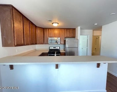 306 Main Street - Photo Thumbnail 10