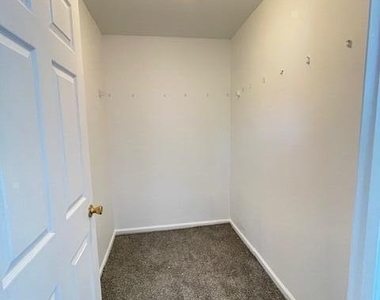 306 Main Street - Photo Thumbnail 16
