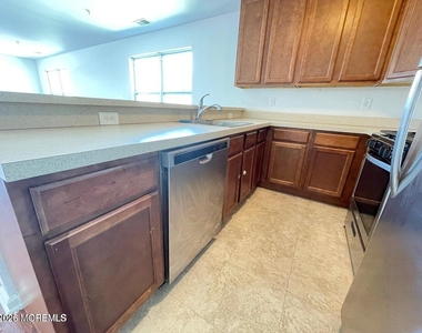 306 Main Street - Photo Thumbnail 13