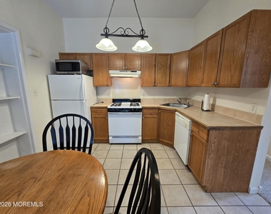711 Grand Avenue - Photo Thumbnail 6