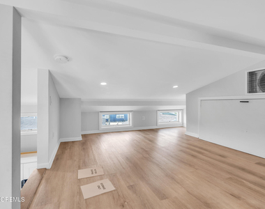 24 E Penguin Way - Photo Thumbnail 13
