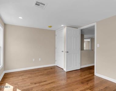 18 Maple Avenue - Photo Thumbnail 14