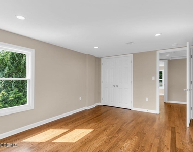 18 Maple Avenue - Photo Thumbnail 19