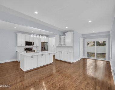 83 Pearl Street - Photo Thumbnail 9