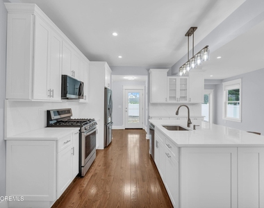 83 Pearl Street - Photo Thumbnail 11