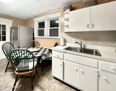 208 14th Avenue - Photo Thumbnail 2