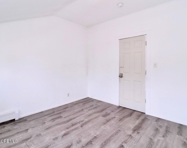80 Shore Boulevard - Photo Thumbnail 9