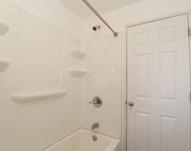 80 Shore Boulevard - Photo Thumbnail 10
