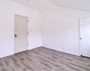 80 Shore Boulevard - Photo Thumbnail 6
