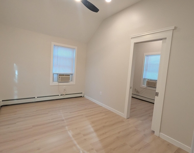 20 Howard Avenue - Photo Thumbnail 17