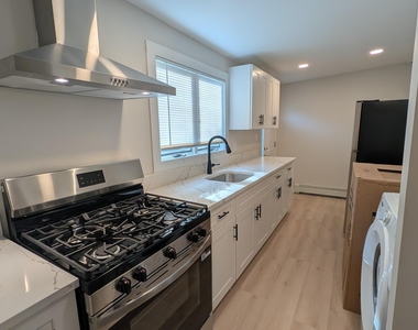20 Howard Avenue - Photo Thumbnail 11