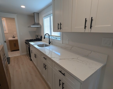 20 Howard Avenue - Photo Thumbnail 12