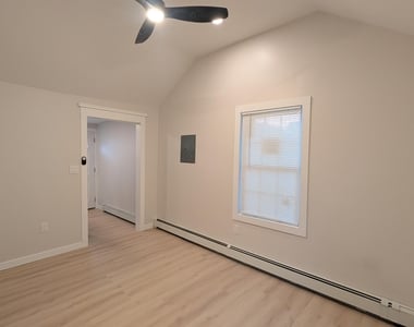 20 Howard Avenue - Photo Thumbnail 16