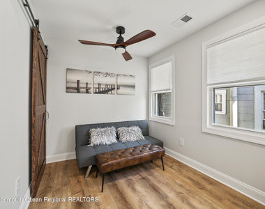 110 11th Avenue - Photo Thumbnail 8