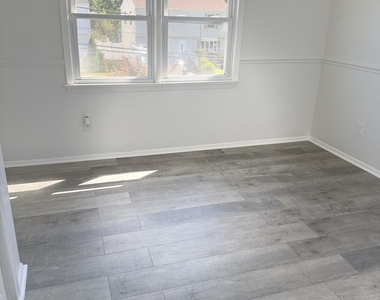 55 Chapin Avenue - Photo Thumbnail 8