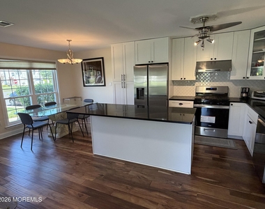 337 Devon Place - Photo Thumbnail 4