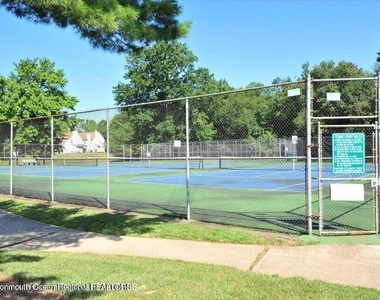 337 Devon Place - Photo Thumbnail 14