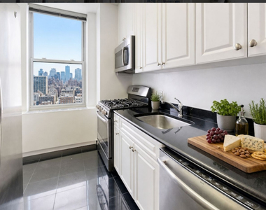 East 31st Street - Photo Thumbnail 2