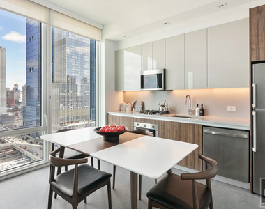 West 30th Street - Photo Thumbnail 2
