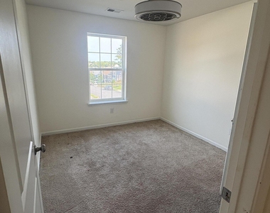 514 Mermaid Drive - Photo Thumbnail 5