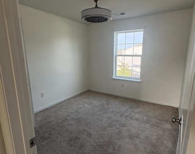 514 Mermaid Drive - Photo Thumbnail 6