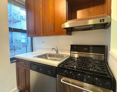 East 46 Street - Photo Thumbnail 2