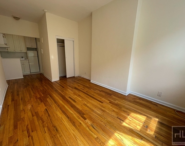 East 84 Street - Photo Thumbnail 1