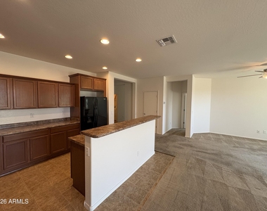 23549 W Hopi Street - Photo Thumbnail 6