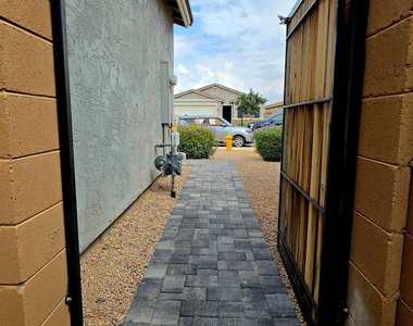 35211 W Santa Barbara Avenue - Photo Thumbnail 14