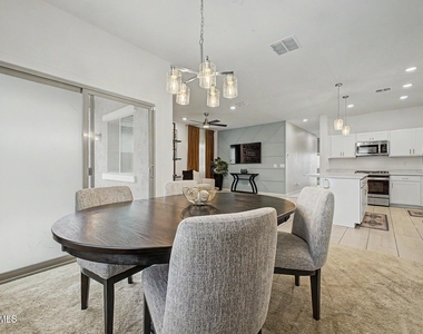 35211 W Santa Barbara Avenue - Photo Thumbnail 4