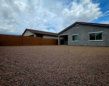 35211 W Santa Barbara Avenue - Photo Thumbnail 12