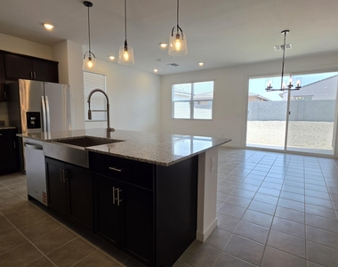 37098 W Prado Street - Photo Thumbnail 13