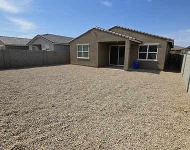 37098 W Prado Street - Photo Thumbnail 22