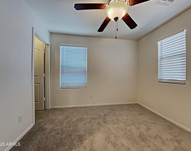 5711 E Adrian Avenue - Photo Thumbnail 12