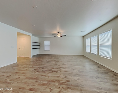 5711 E Adrian Avenue - Photo Thumbnail 5