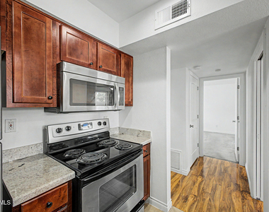 5135 N 10th Street - Photo Thumbnail 15